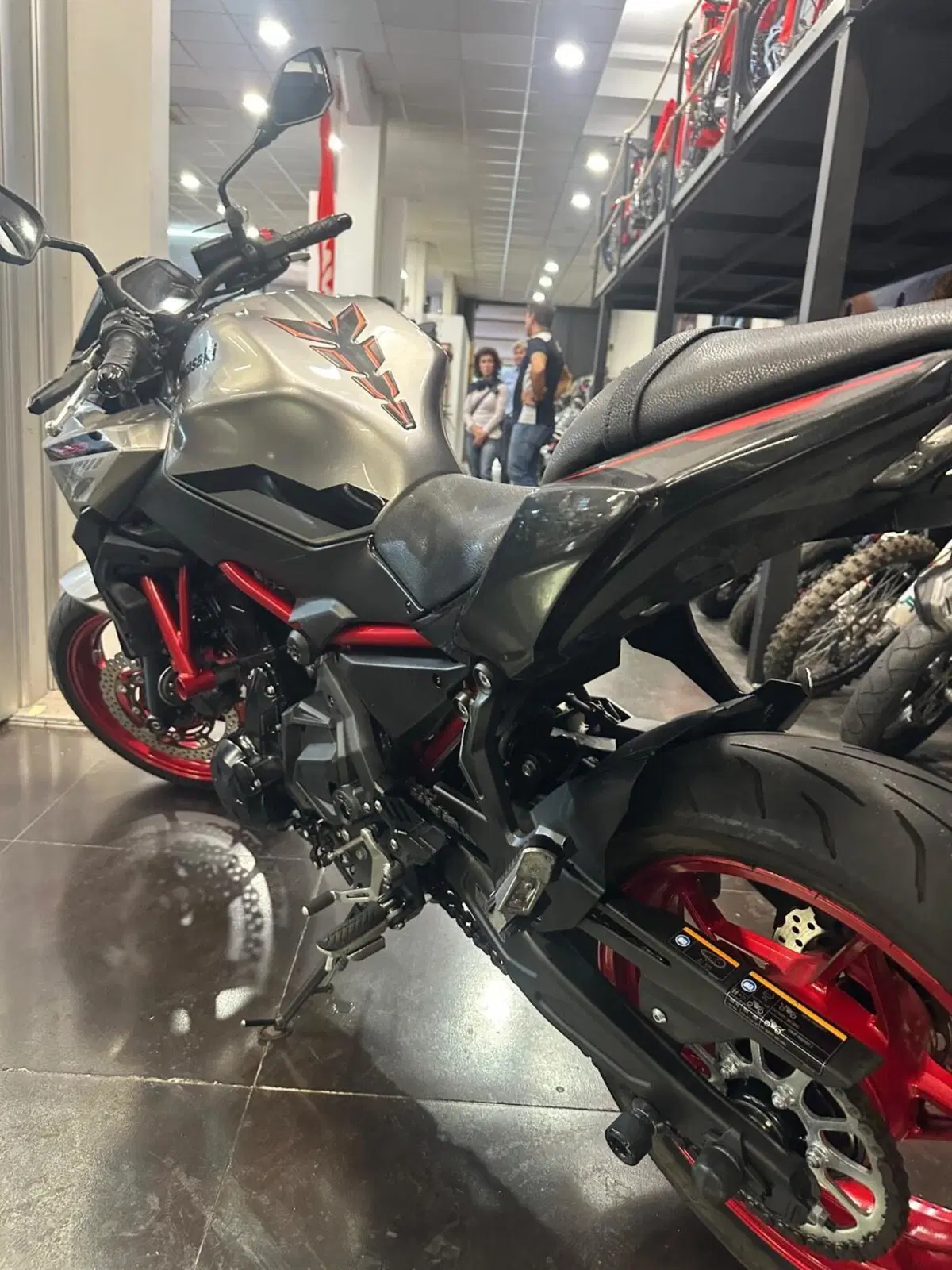 Kawasaki Z 650 (2021 - 24) (4)