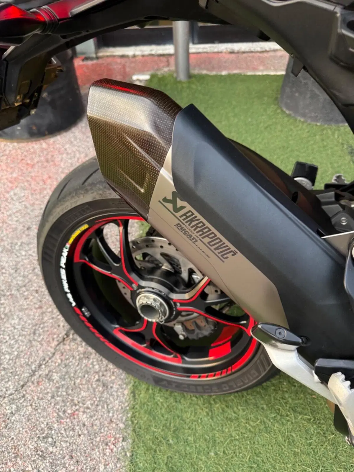 Ducati Multistrada V4 Pikes Peak (2021 - 24) (11)
