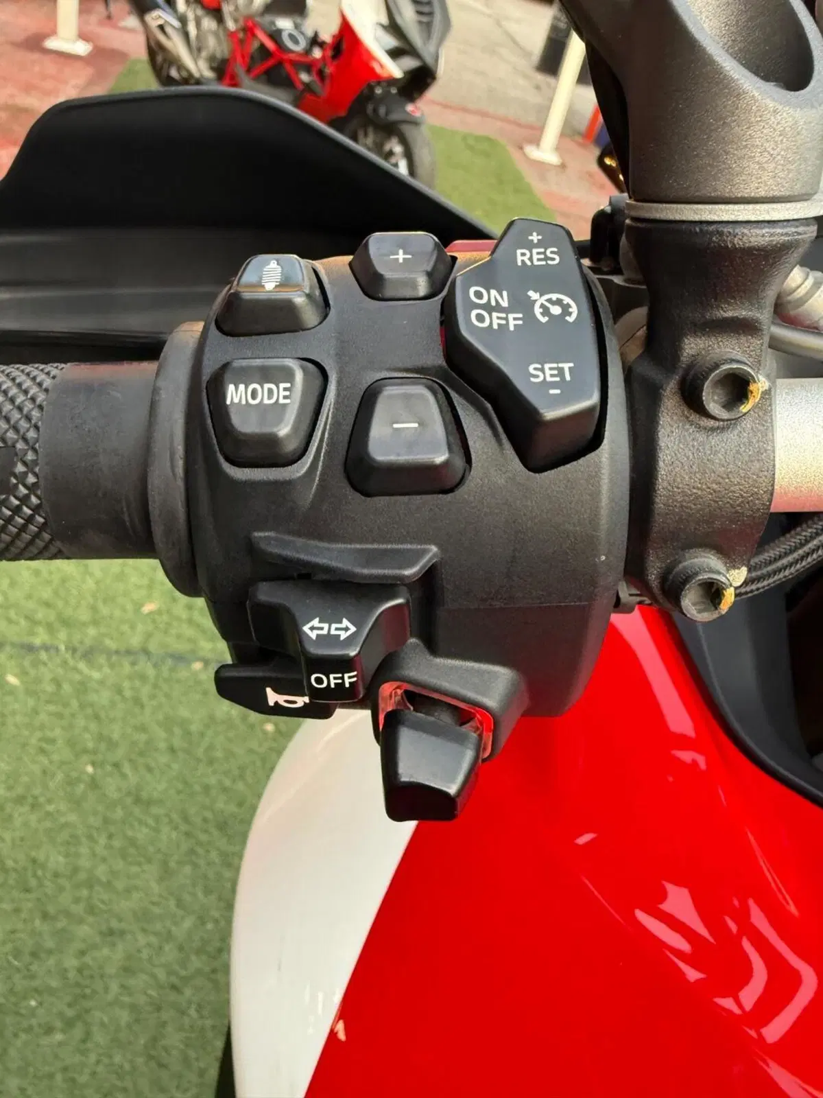 Ducati Multistrada V4 Pikes Peak (2021 - 24) (15)