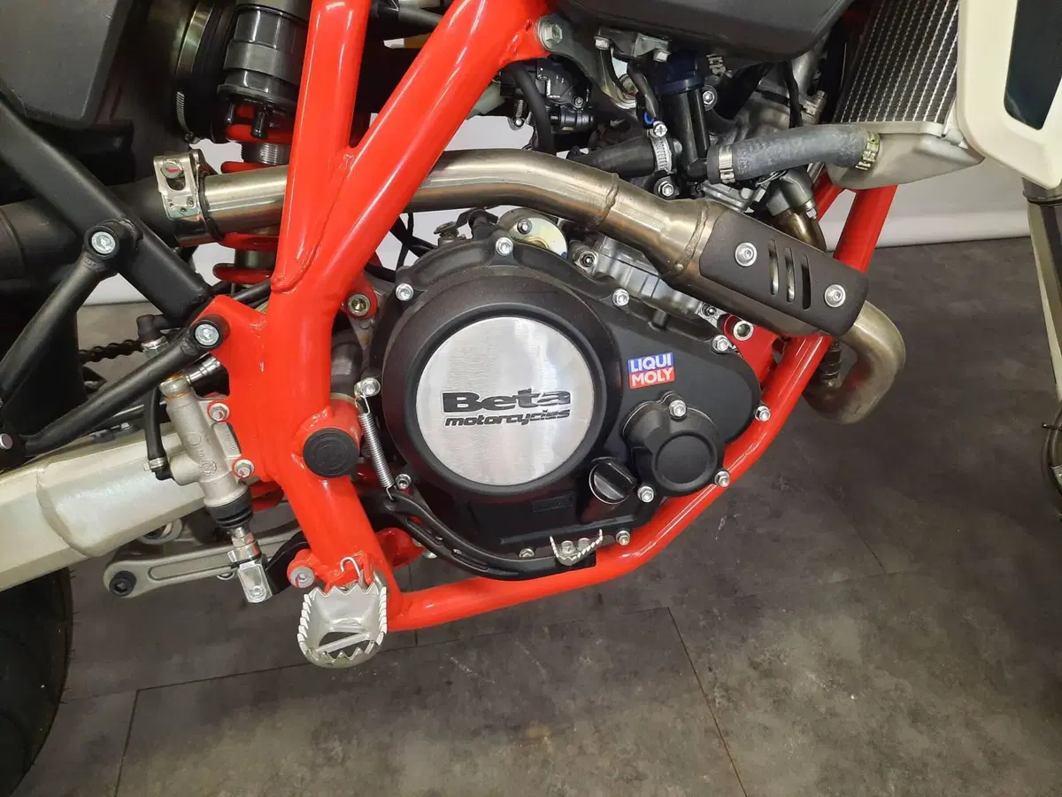 Betamotor RR 125 4T Motard LC (2021 - 23) (3)