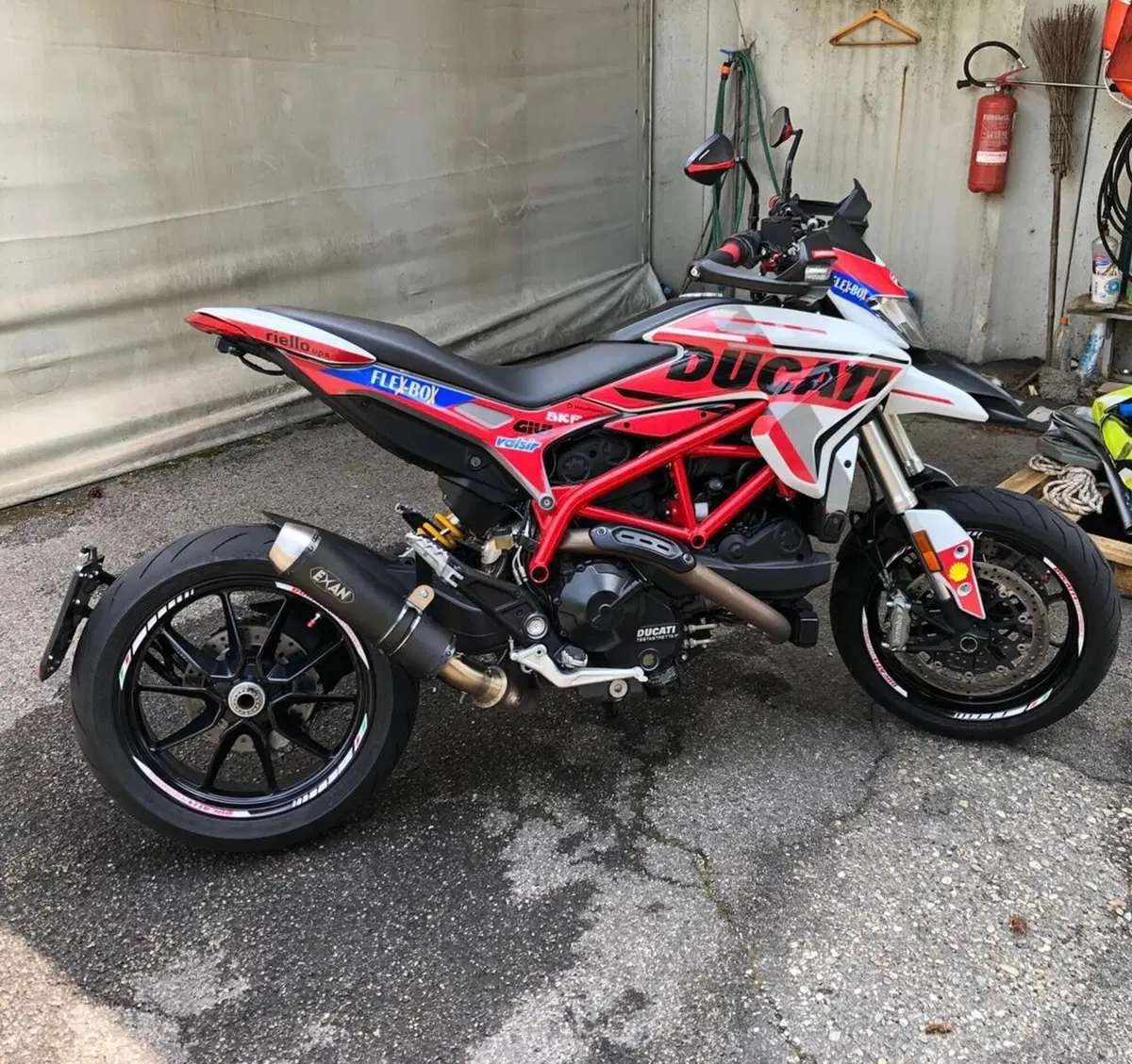 Ducati Hypermotard 939 (2016 - 18) (3)