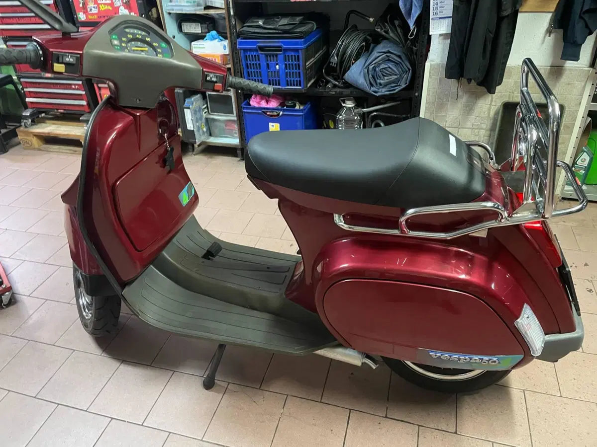 Piaggio Vespa 50 pk 4 hp (2)