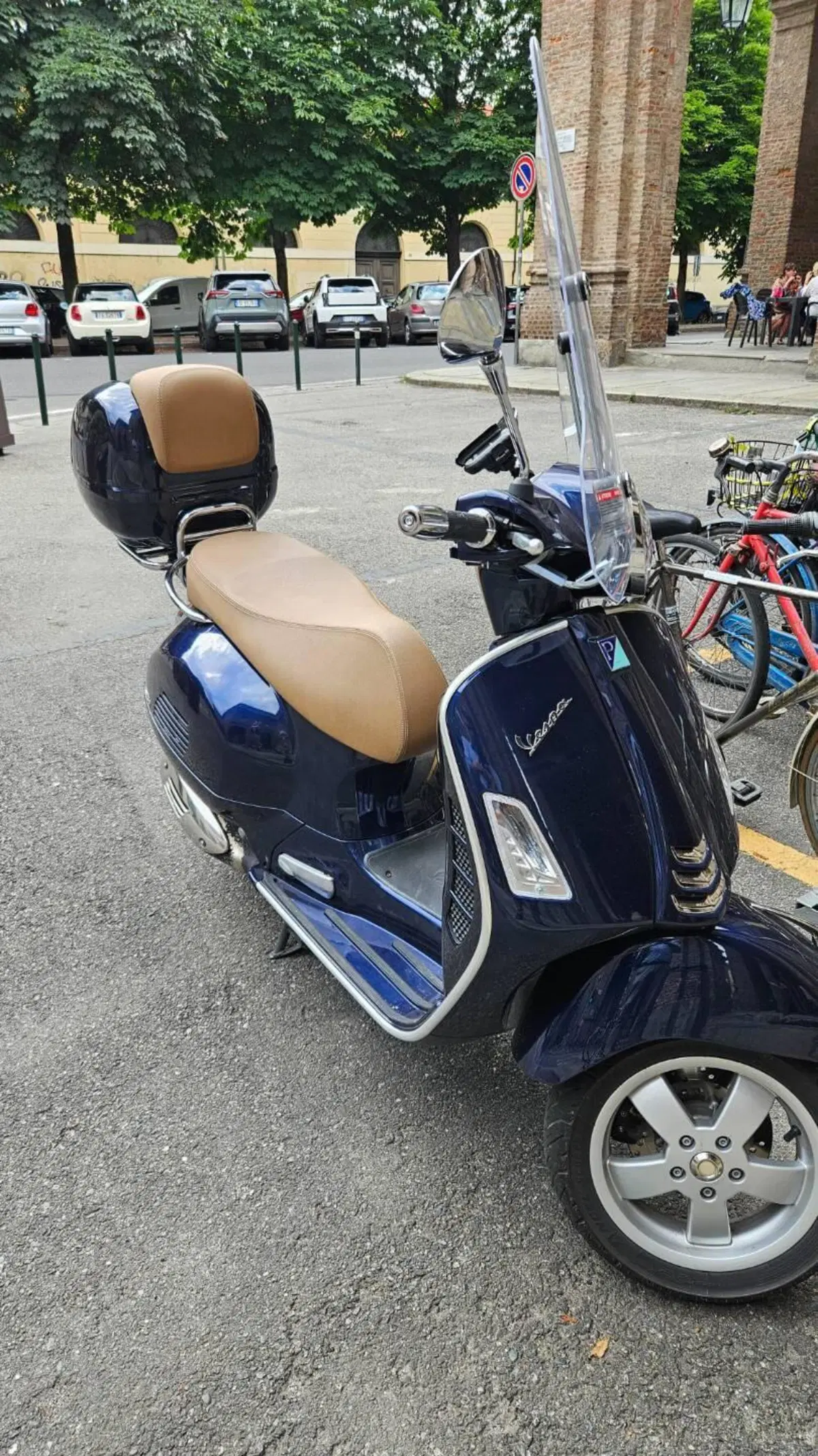 Vespa GTS 300 Hpe (2019)