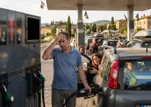 Eni, il price cap e i ritardi del Governo: la brillante mossa di marketing che svela sei mesi di speculazioni