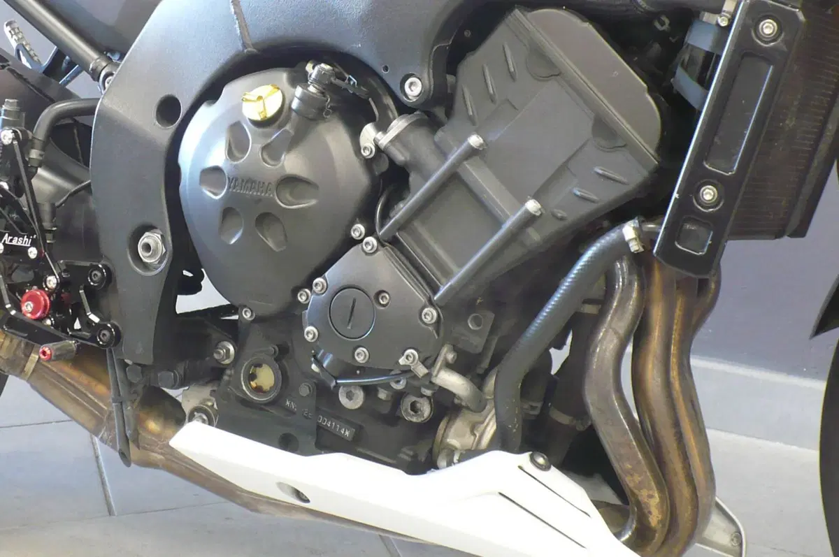 Yamaha FZ8 (2010 - 12) (8)