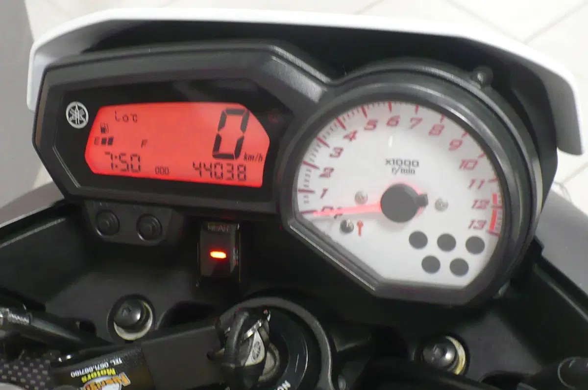 Yamaha FZ8 (2010 - 12) (11)