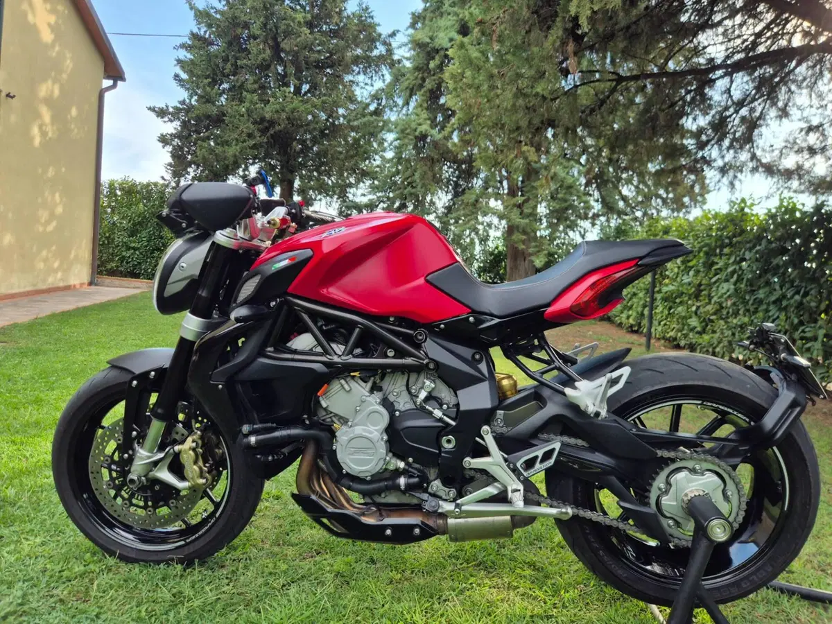 MV Agusta Dragster 800 (2014 - 19) (2)