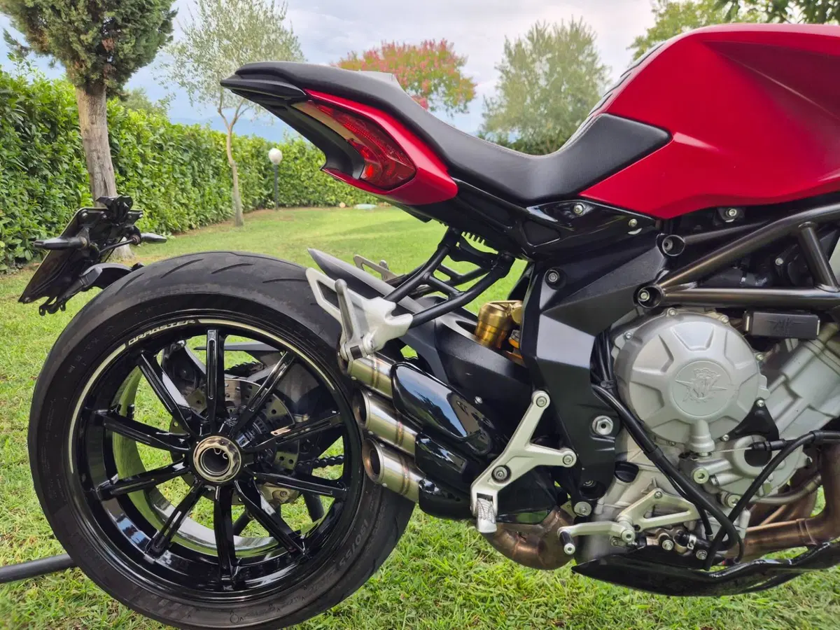MV Agusta Dragster 800 (2014 - 19) (9)