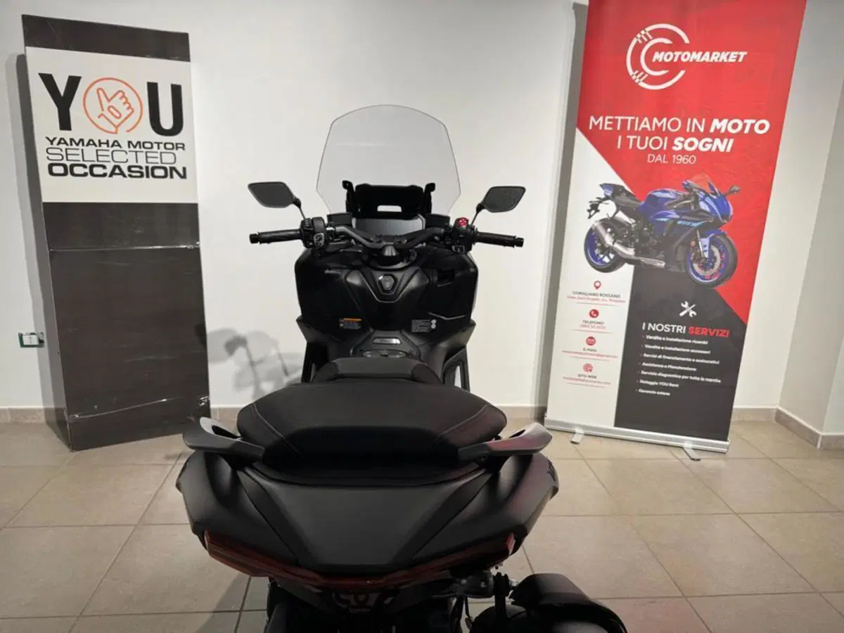Yamaha T-Max 560 (2025 - 26) (4)