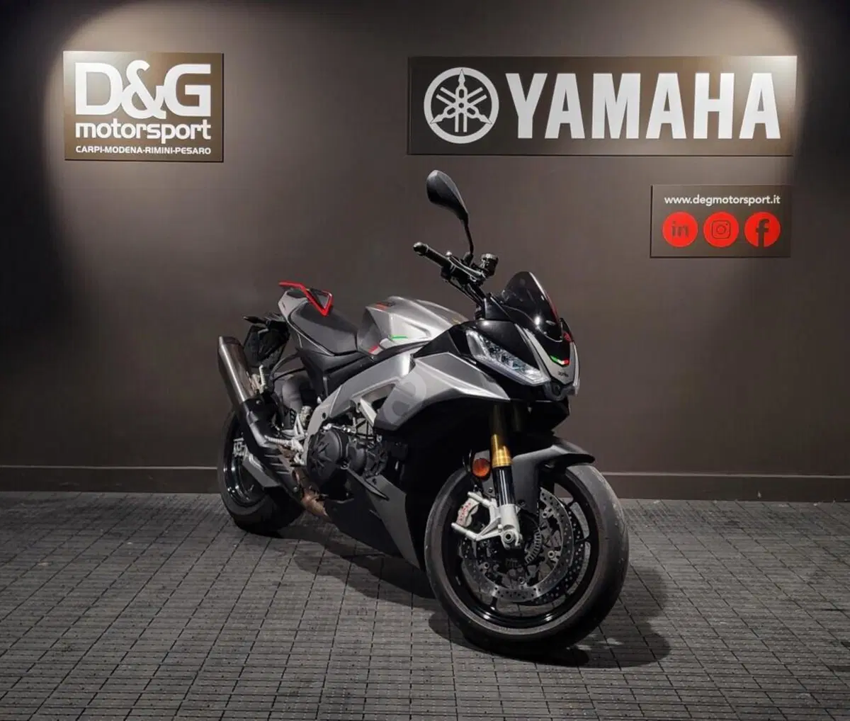 Aprilia Tuono V4 (2021 - 24) (3)