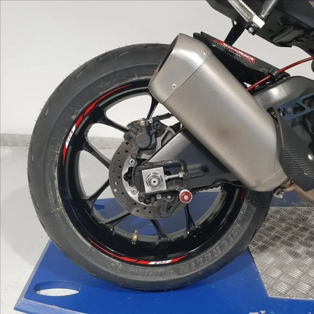 Yamaha YZF R1 (2015 - 16) (7)