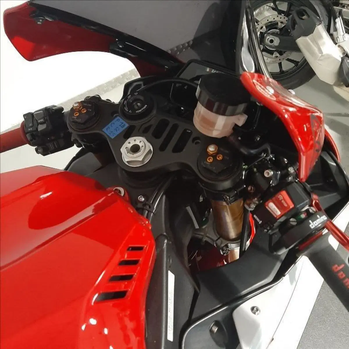 Yamaha YZF R1 (2015 - 16) (12)