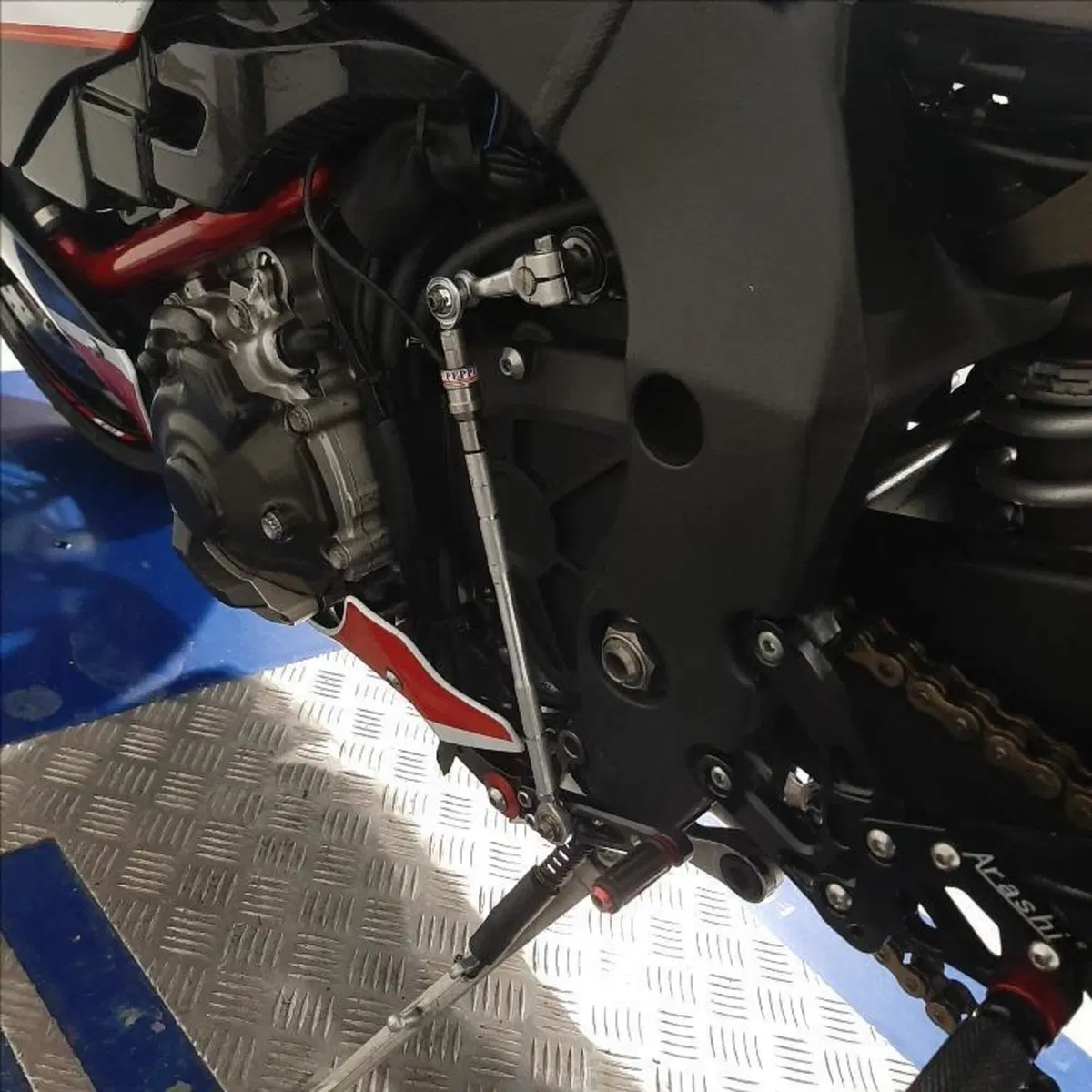 Yamaha YZF R1 (2015 - 16) (14)
