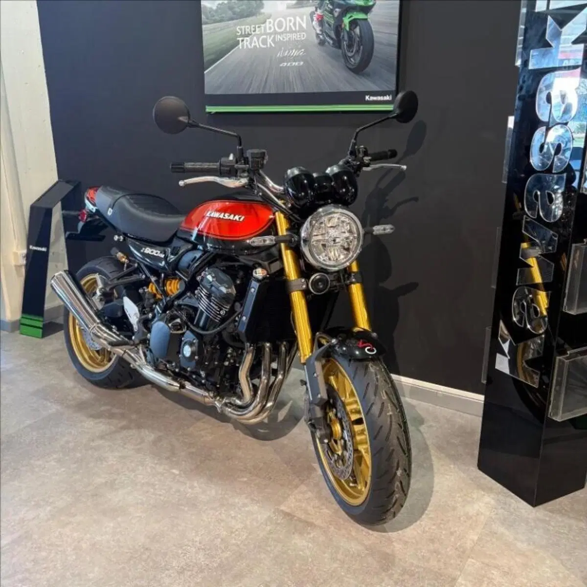 Kawasaki Z 900 RS SE (2026 - 27) (3)