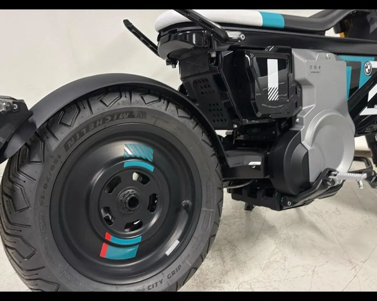 Bmw CE 02 (2024 - 26) (13)