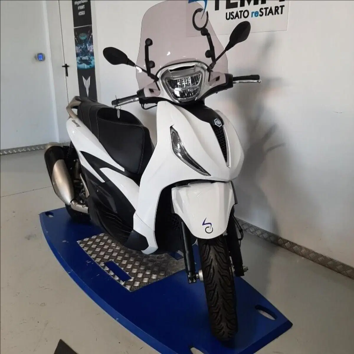 Piaggio Beverly 300 S ABS-ASR (2021 - 25) (2)