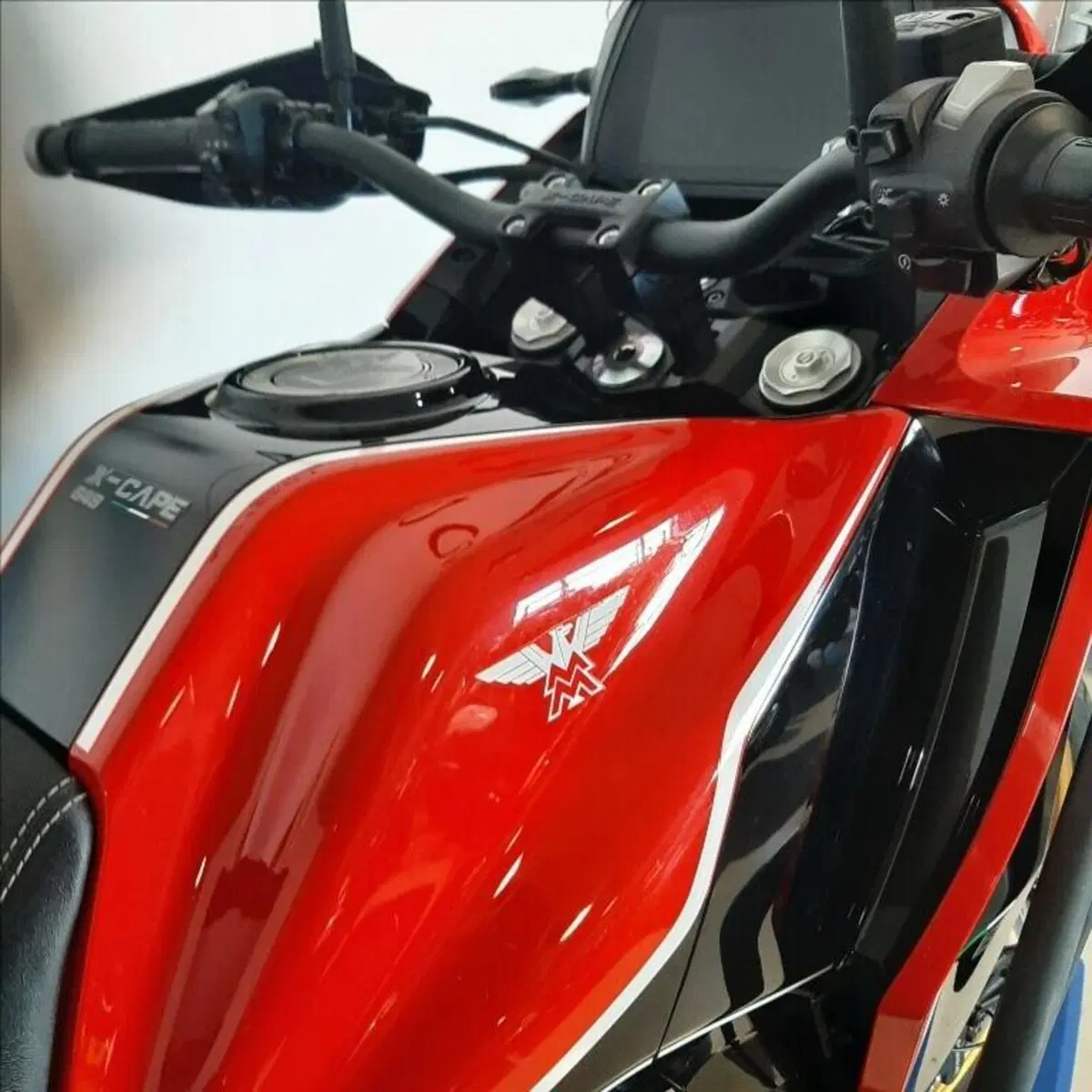 Moto Morini X-Cape 650 Gold Wheels Edition (2022 - 26) (11)