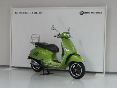 Vespa GTS 300 Super (2017 - 18) usata