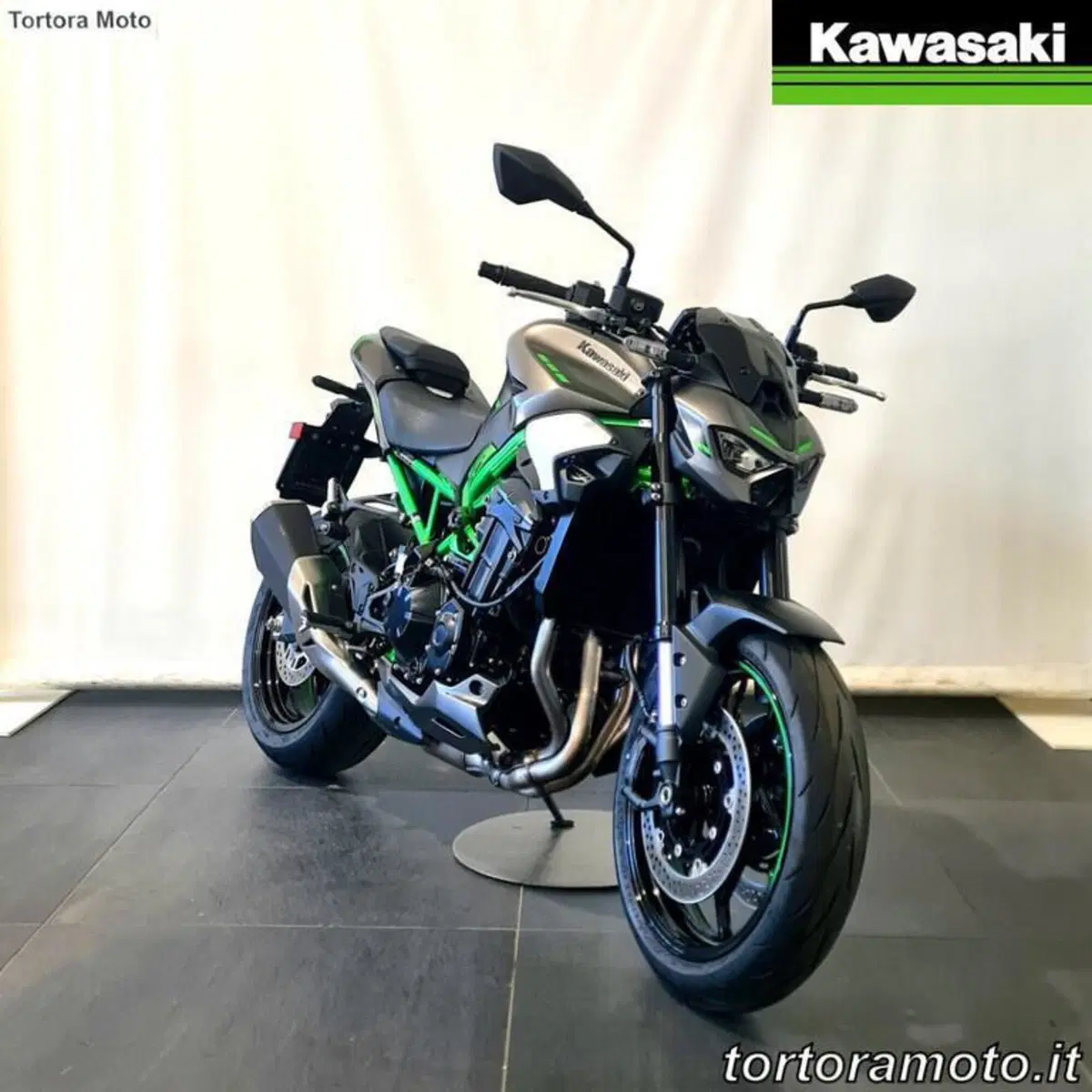 Kawasaki Z 900 (2025 - 26) (4)