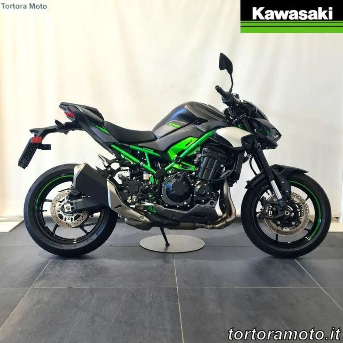 Kawasaki Z 900 (2025 - 26) (2)