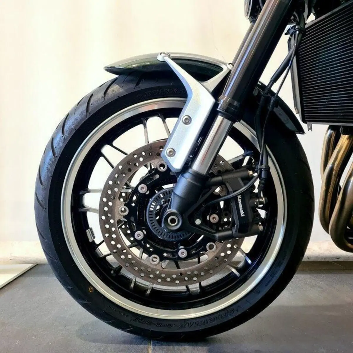 Kawasaki Z 900 RS (2022 - 25) (7)
