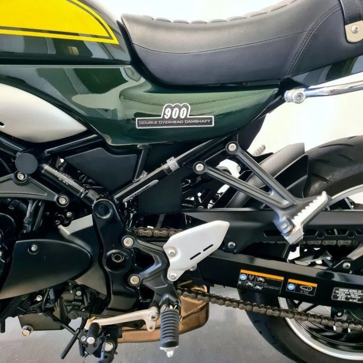 Kawasaki Z 900 RS (2022 - 25) (11)
