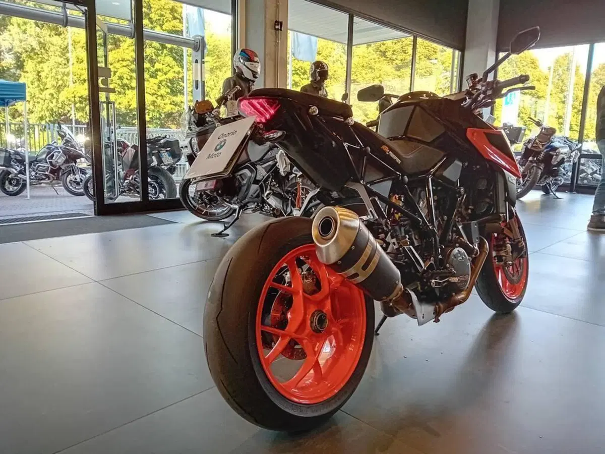 KTM 1290 Super Duke R (2019) (5)