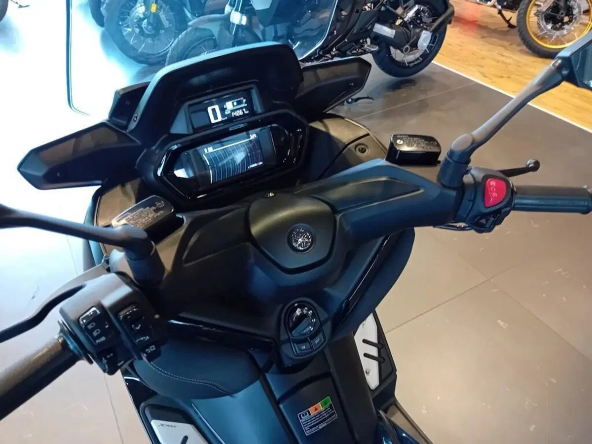 Yamaha X-Max 300 Tech Max (2021 - 24) (7)