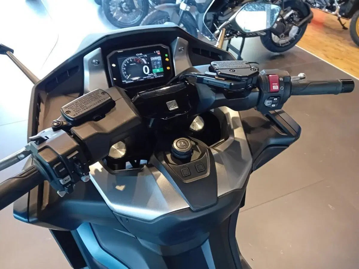 Honda Forza 750 DCT (2021 - 24) (7)