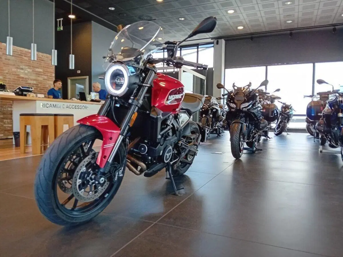Moto Morini SEIEMMEZZO STR (2022 - 26) (2)