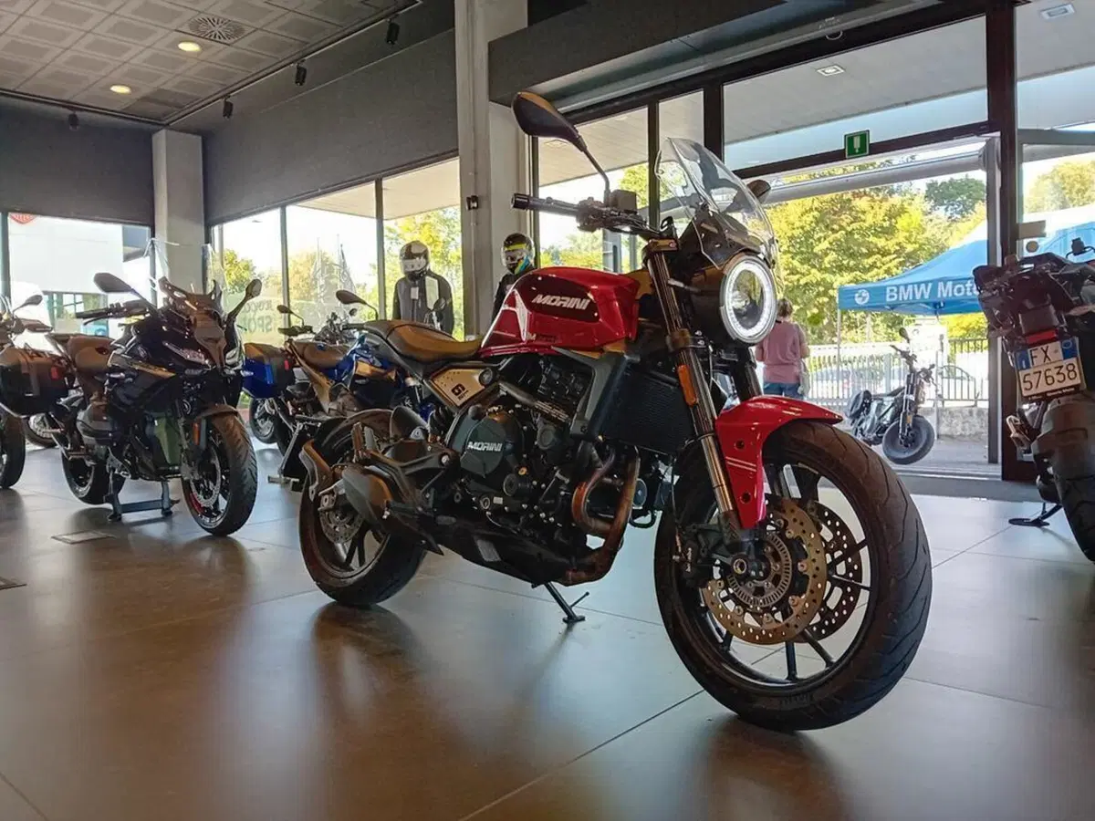 Moto Morini SEIEMMEZZO STR (2022 - 26) (3)