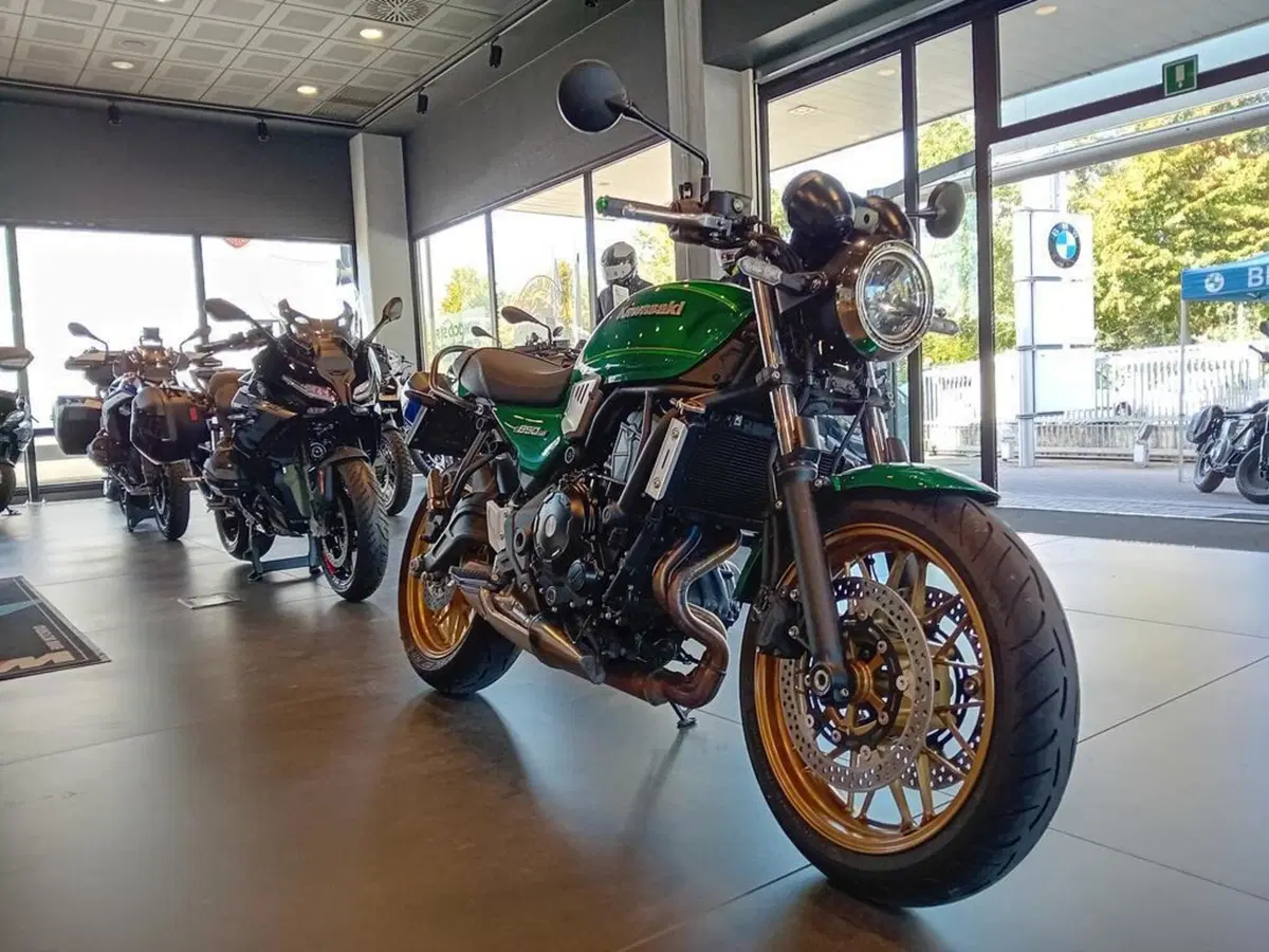 Kawasaki Z 650 RS 50th Anniversary (2022) (3)