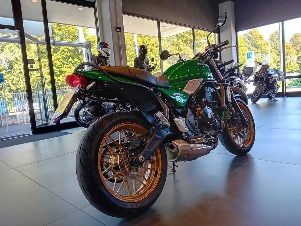 Kawasaki Z 650 RS 50th Anniversary (2022) (5)