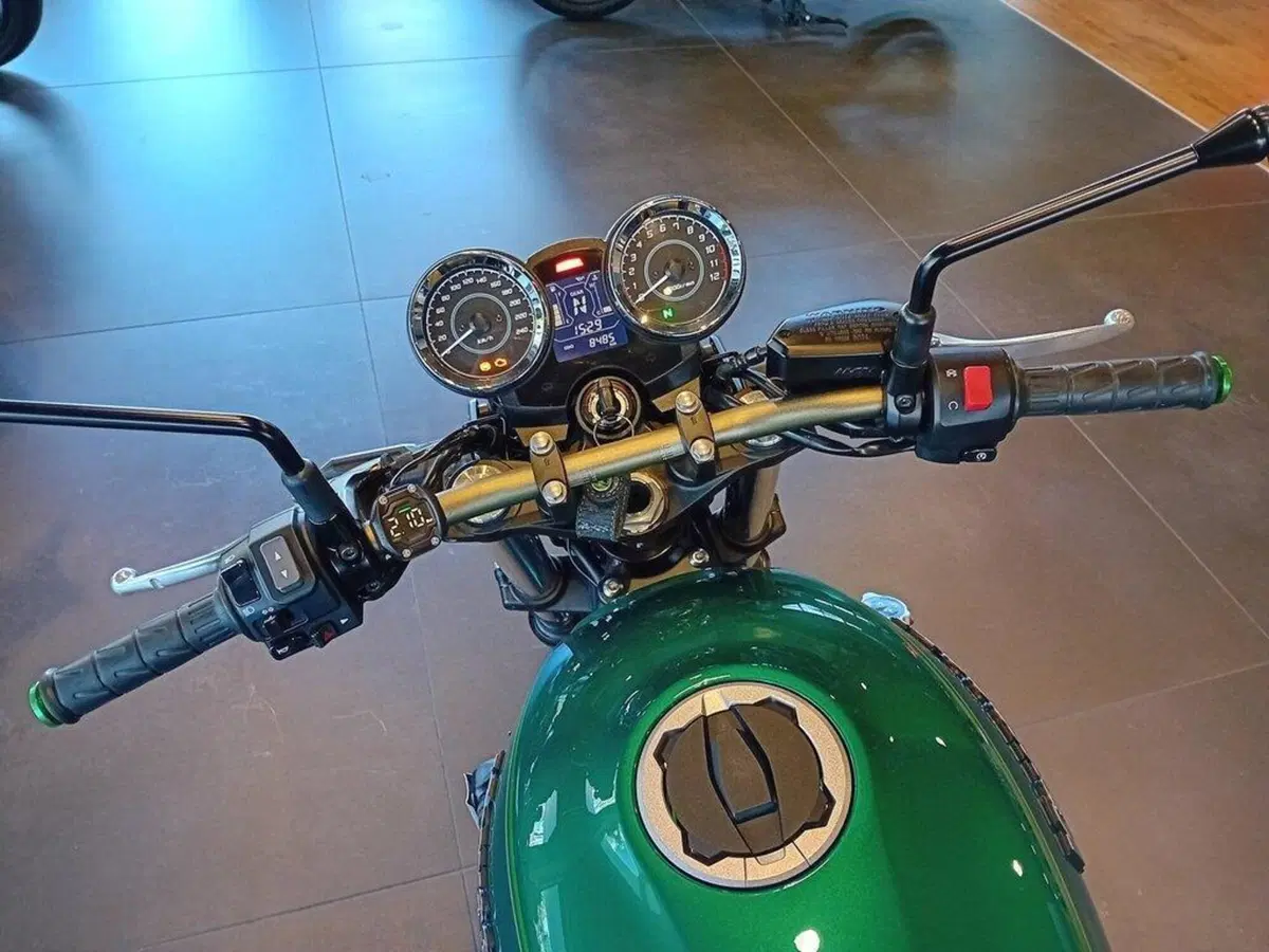 Kawasaki Z 650 RS 50th Anniversary (2022) (7)
