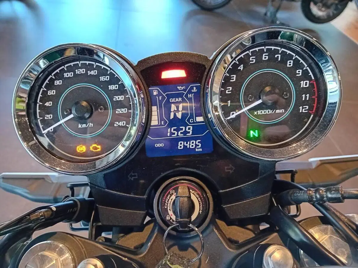 Kawasaki Z 650 RS 50th Anniversary (2022) (8)