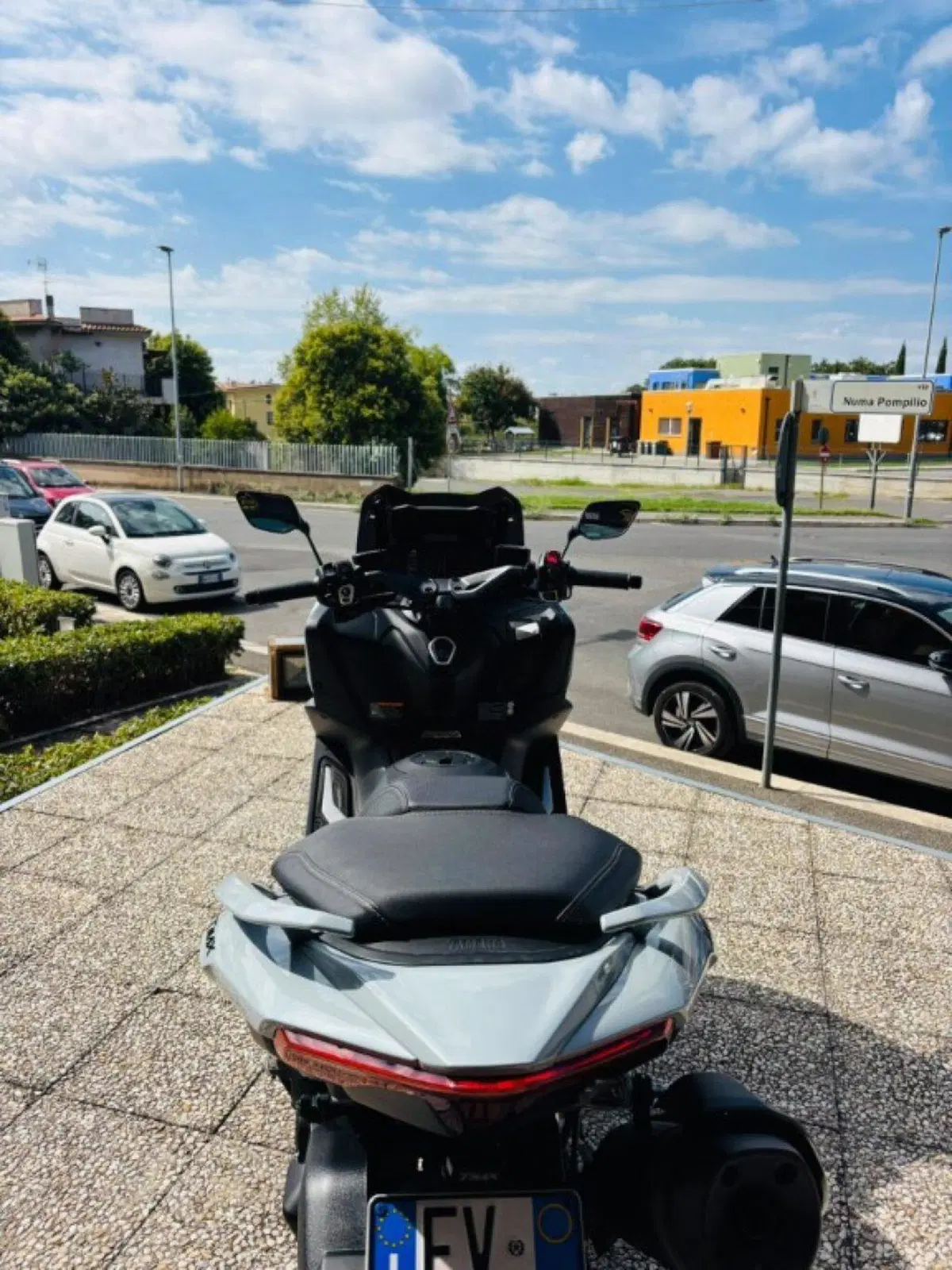 Yamaha T-Max 560 Tech Max (2025 - 26) (5)