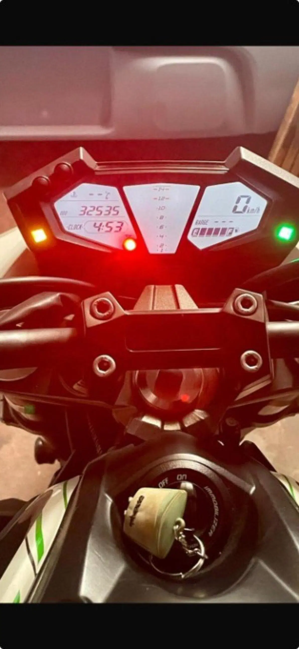 Kawasaki Z 800 ABS (2012 - 16) (2)
