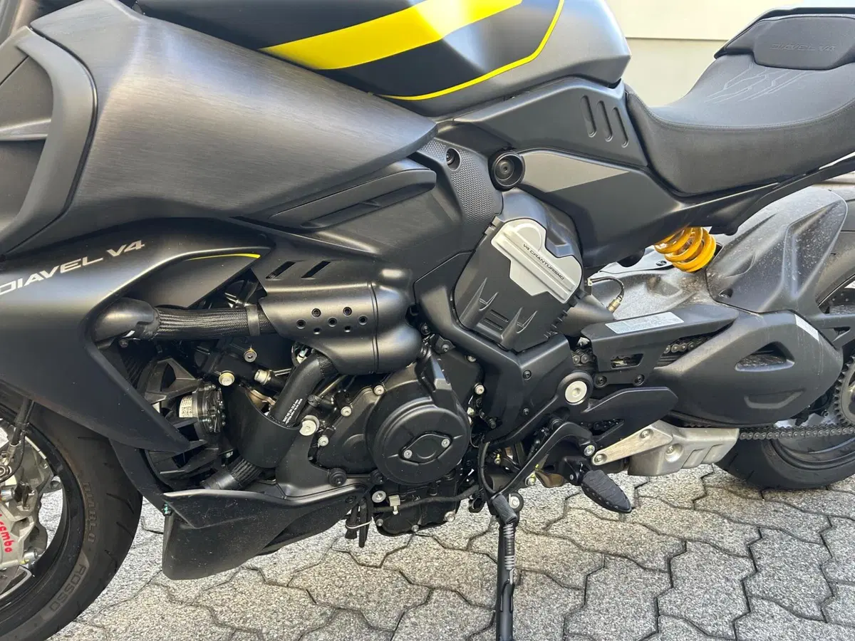 Ducati Diavel V4 (2023 - 26) (5)
