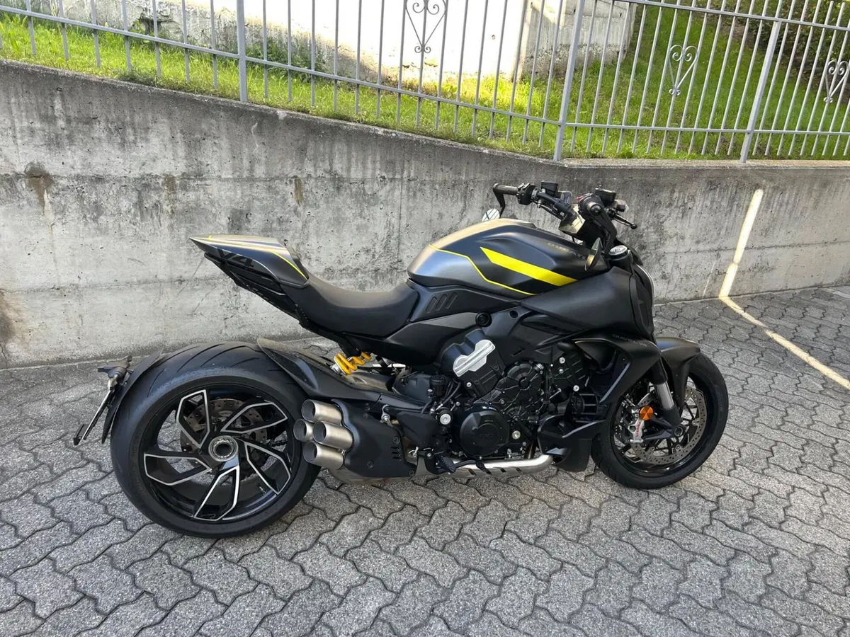 Ducati Diavel V4 (2023 - 26) (11)
