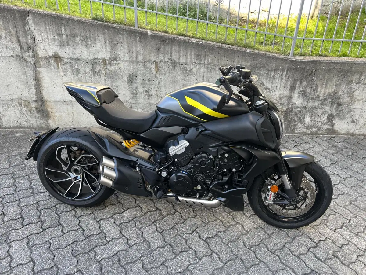 Ducati Diavel V4 (2023 - 26) (12)