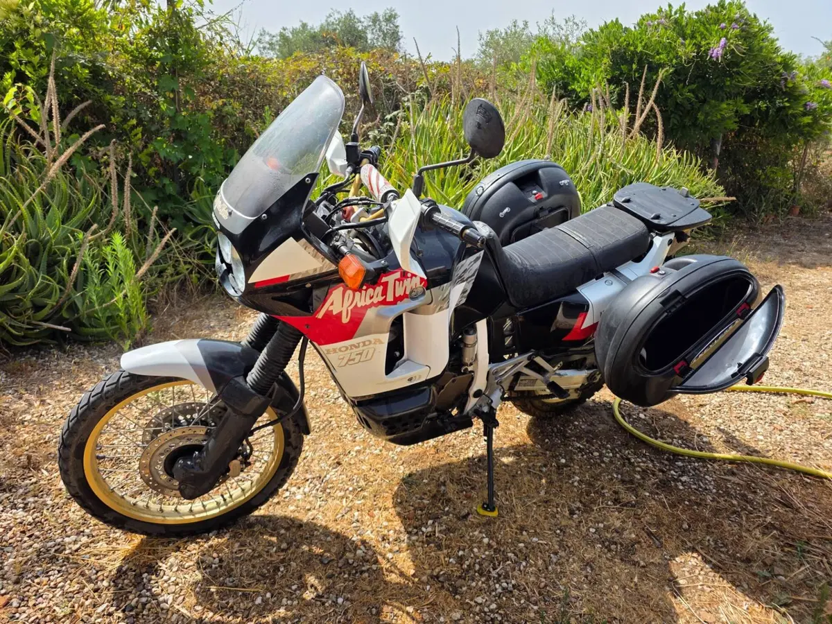 Honda Africa Twin xrv 750 (2)