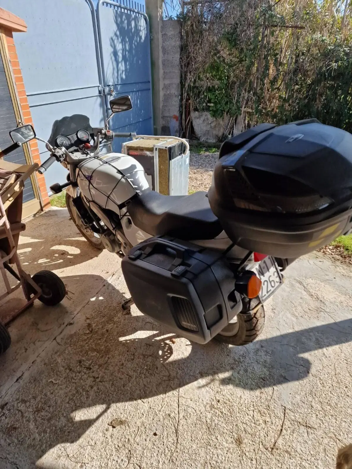 Honda NTV 650 (1988 - 01) (2)