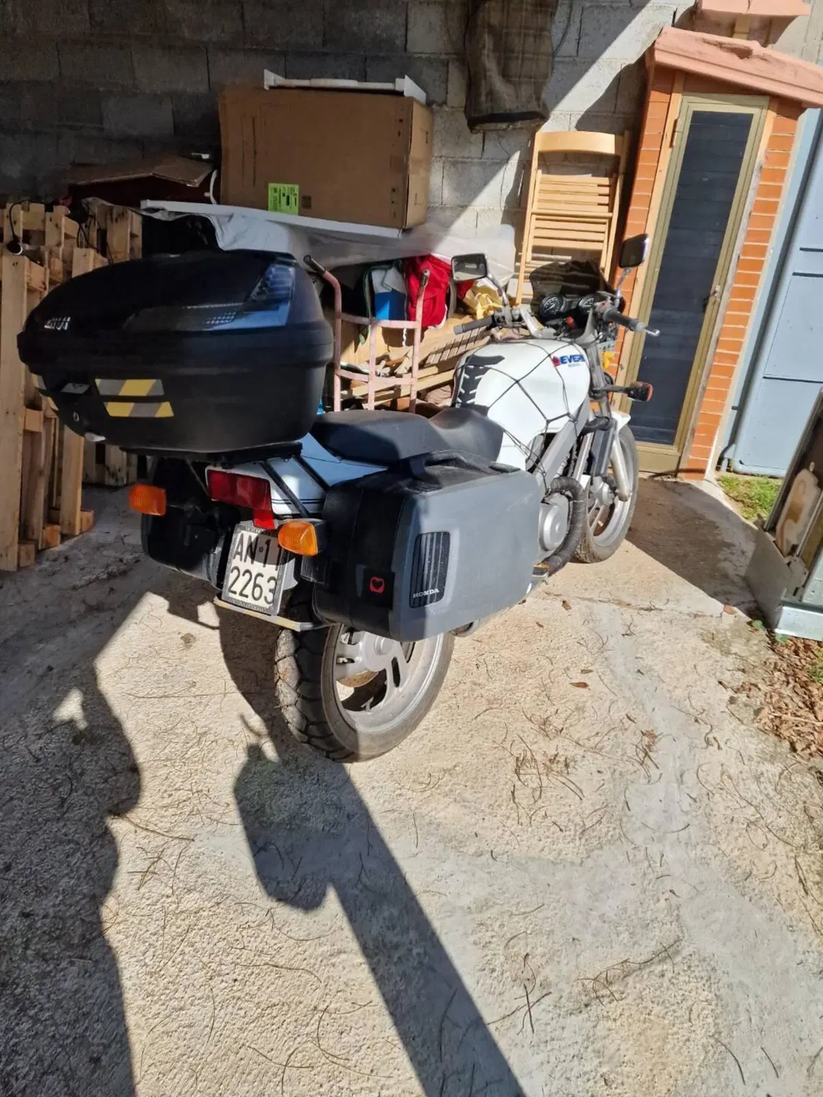 Honda NTV 650 (1988 - 01) (4)