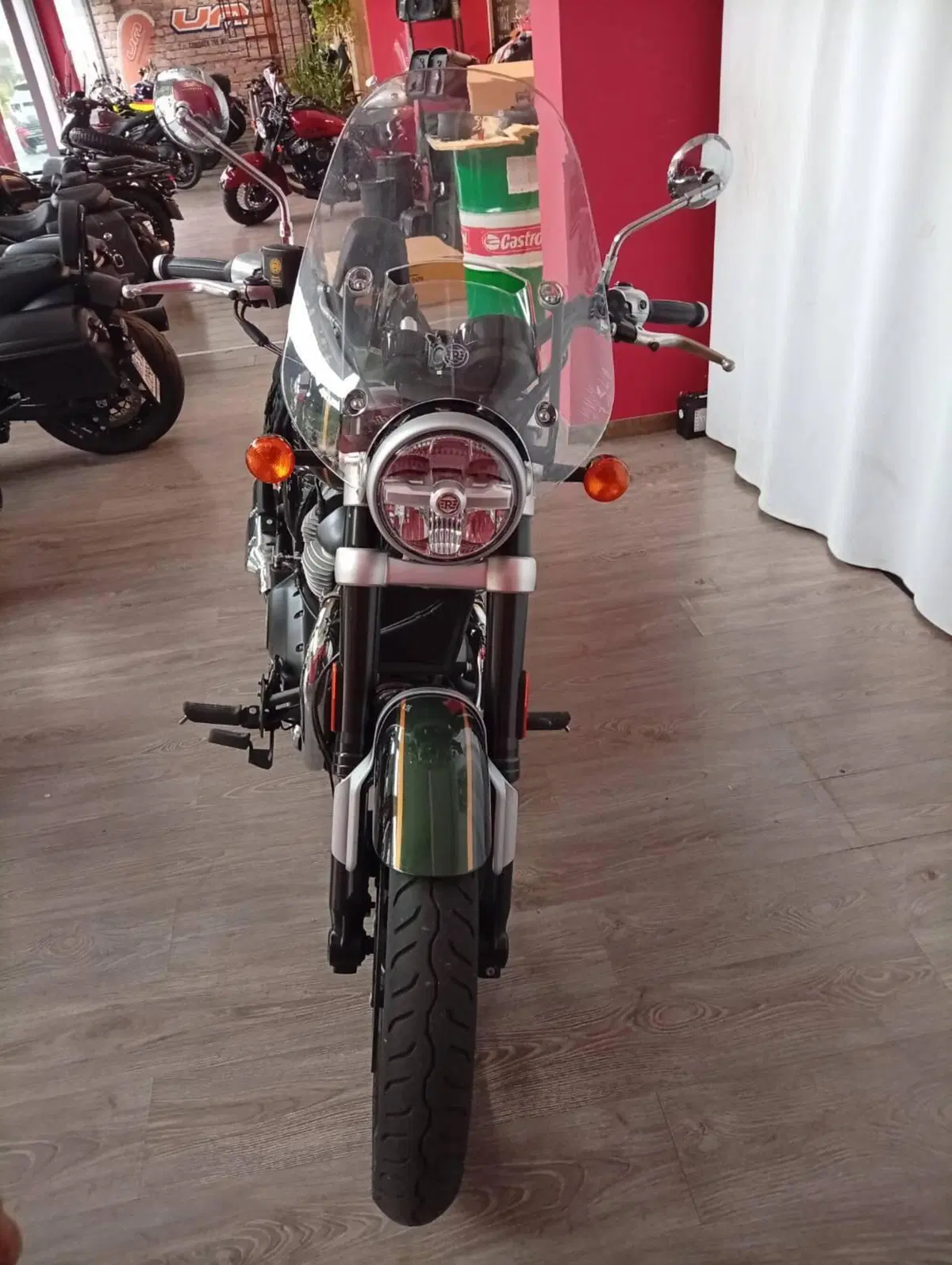Royal Enfield Super Meteor 650 (2023 - 26) (2)