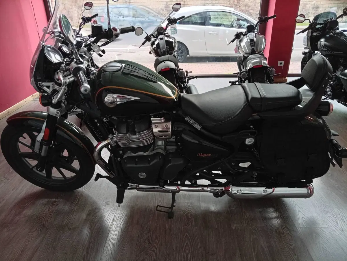 Royal Enfield Super Meteor 650 (2023 - 26) (3)