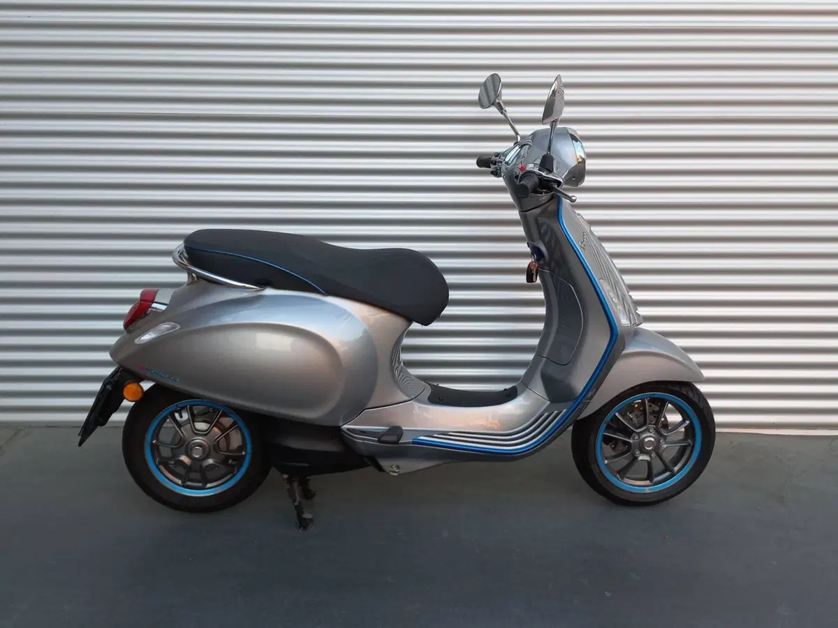 Vespa Vespa Elettrica 70 (2020 - 24) (2)