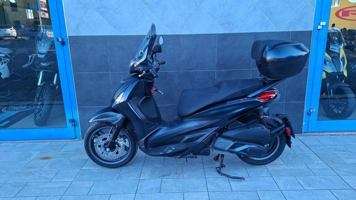 Piaggio Beverly 300 Hpe (2021)