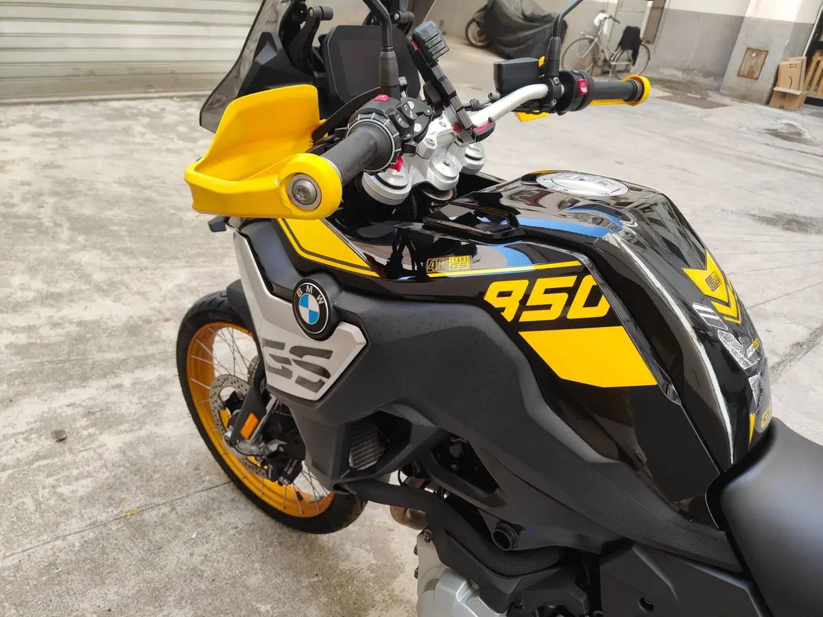 Bmw F 850 GS - Edition 40 Years GS (2021) (2)
