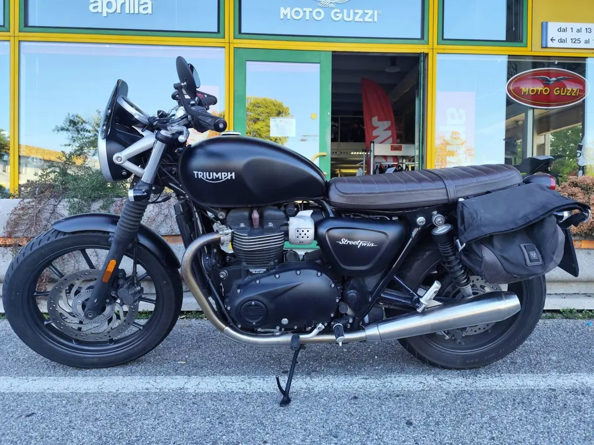 Triumph Street Twin 900 (2016)