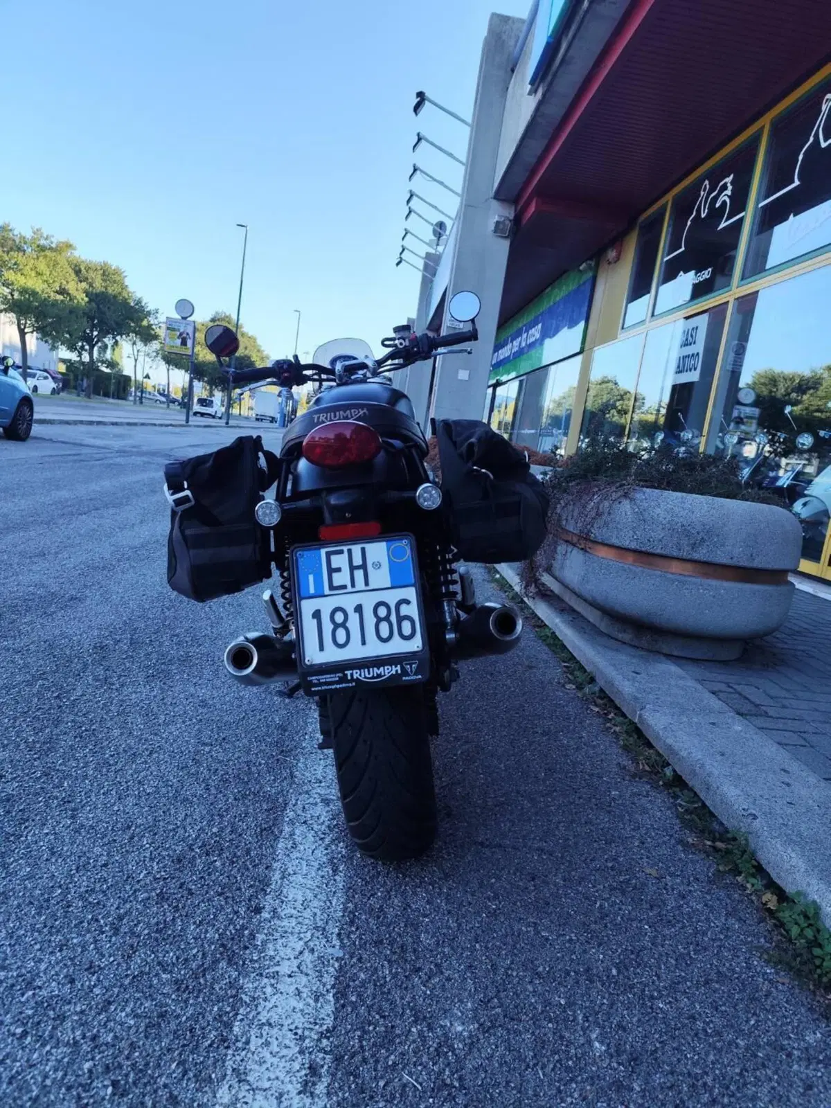 Triumph Street Twin 900 (2016) (4)